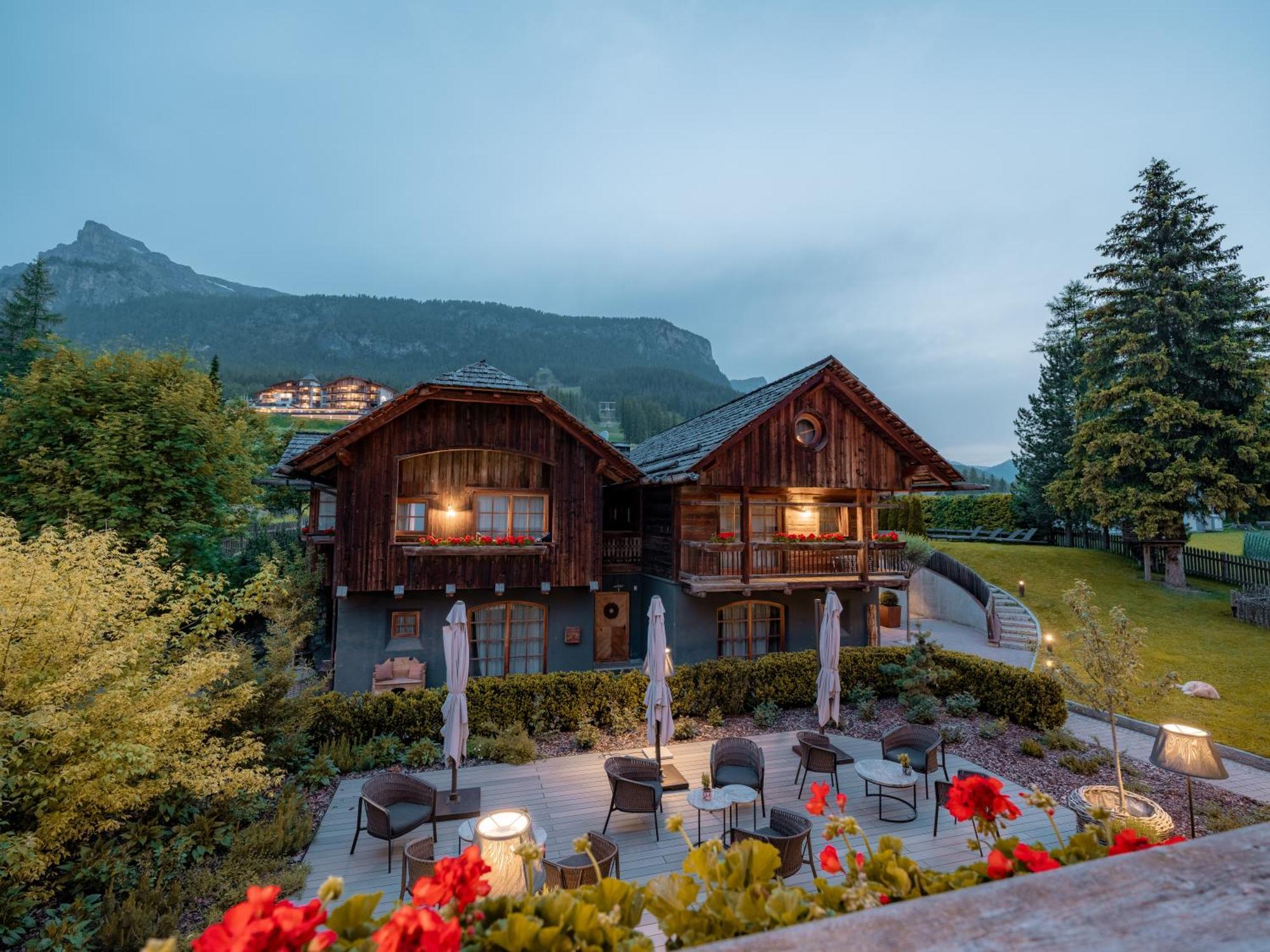 Sportony Mountain Lodges La Villa  Dış mekan fotoğraf