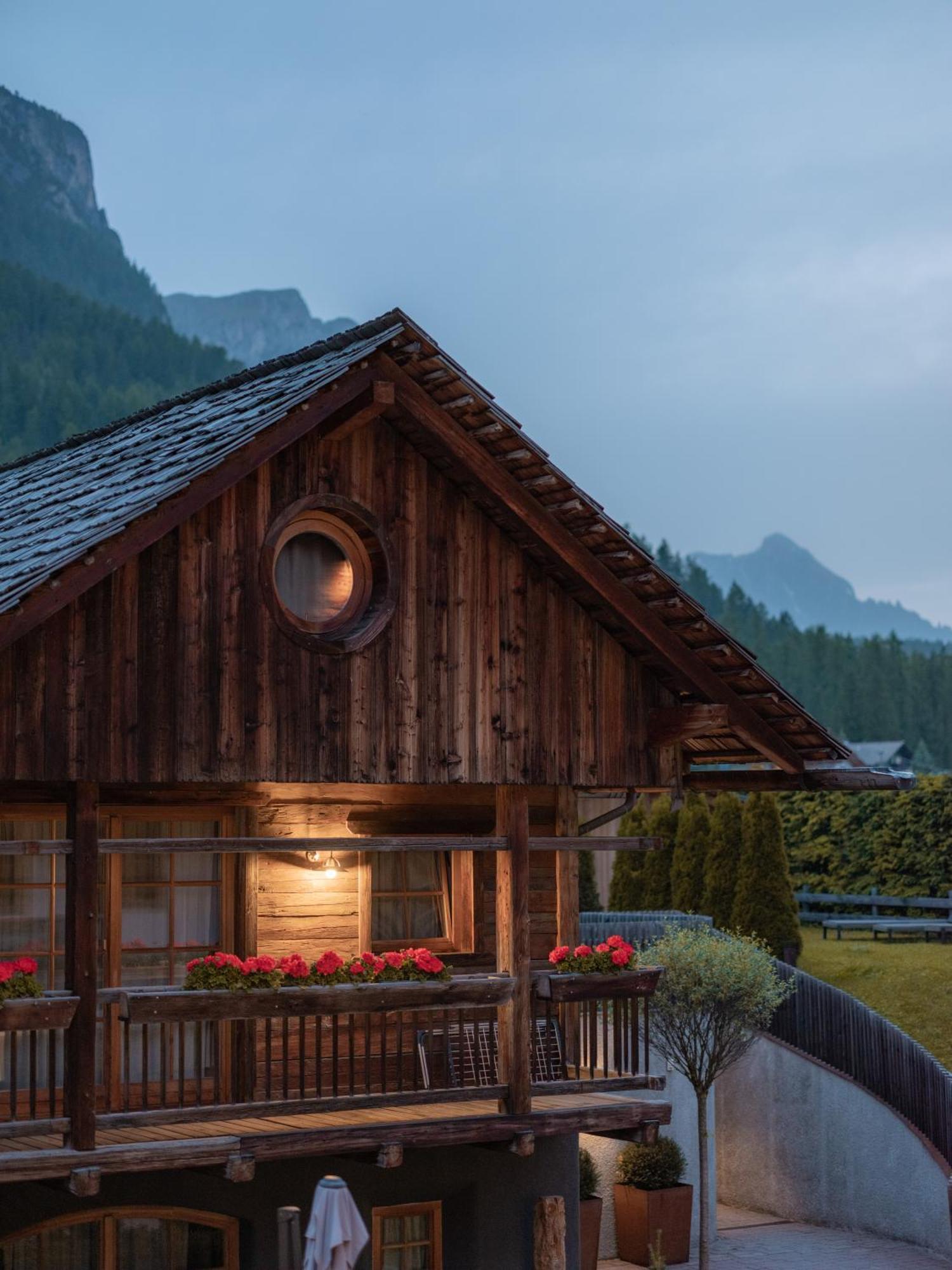 Sportony Mountain Lodges La Villa  Dış mekan fotoğraf